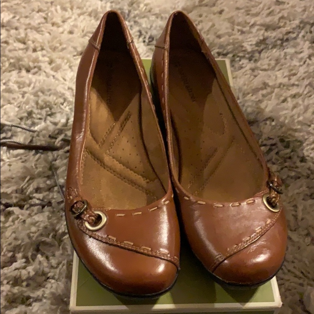 Naturalizer flats size 9